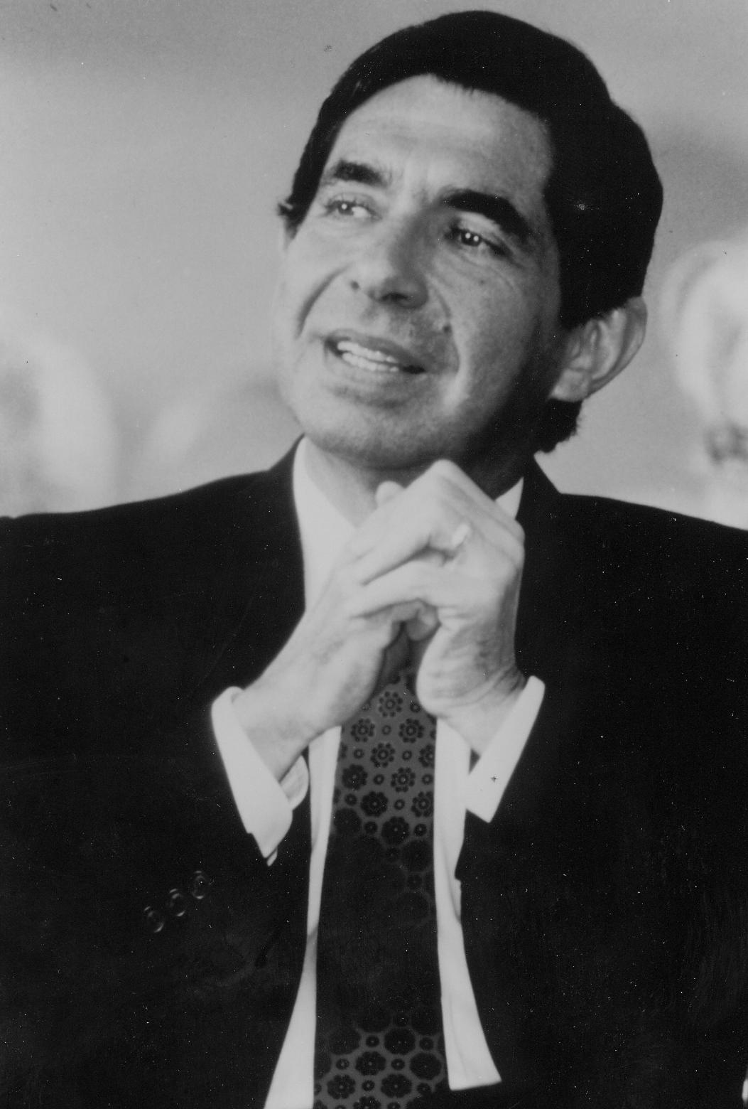Oscar Arias's Headshot
